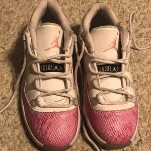 Jordan 11 Retros Pink Snakeskin lows